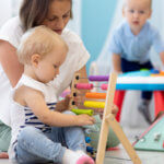 Travailler en micro-crèche